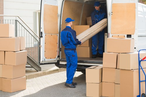 People using Richmond storage to organize household belongings