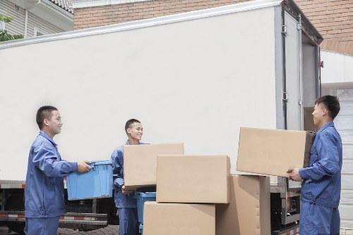 Storage terms notice with service conditions and booking information